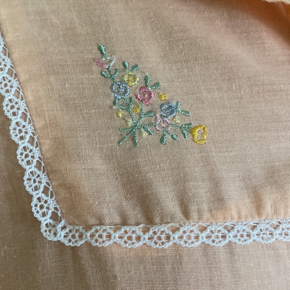 1970s Peach Embroidered Blouse - Picture 3 of 8